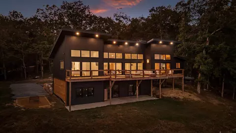 895 Hidden Brow Rd, Menlo, GA 30731