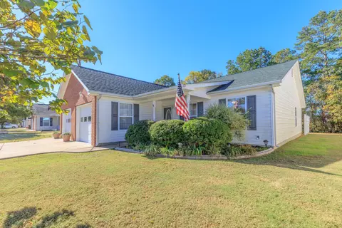 64 Yellow Brick Rd, Rossville, GA 30741