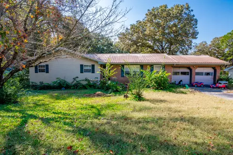 516 Briar Park Ln, Hixson, TN 37343