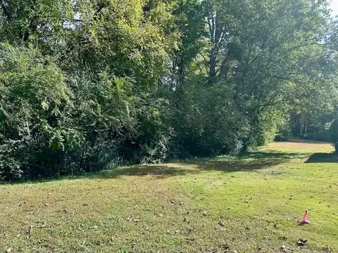 5700 Lyle Cir, Hixson, TN 37343