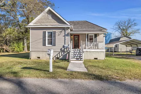 309 E 16th St, Chickamauga, GA 30707