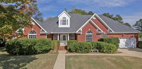 375 Champagne Cir, Ringgold, GA 30736