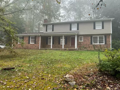 919 Glamis Cir, Signal Mountain, TN 37377
