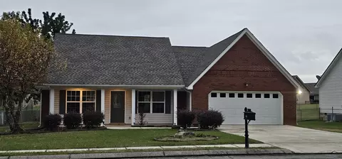 180 Gem Dr, Rossville, GA 30741