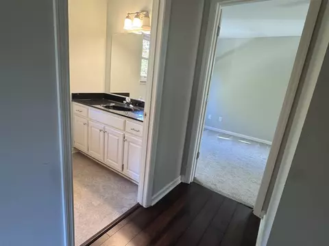Entry Way - 6701 Cooley Rd, Harrison, TN 37341 photo 2 of 3