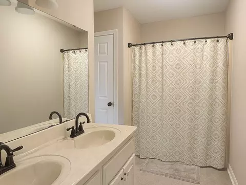 Bath - 6701 Cooley Rd, Harrison, TN 37341 photo 2 of 3