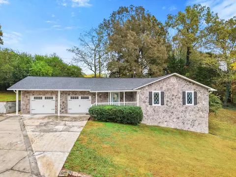 2228 Lakesite Dr, Soddy Daisy, TN 37379