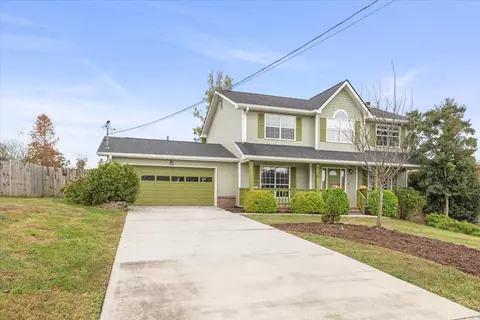 Exterior - 8120 Fallen Maple Dr, Chattanooga, TN 37421 photo 3 of 13