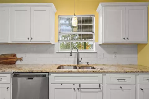Kitchen - 8120 Fallen Maple Dr, Chattanooga, TN 37421 photo 4 of 5