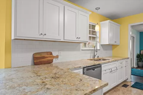 Kitchen - 8120 Fallen Maple Dr, Chattanooga, TN 37421 photo 3 of 5