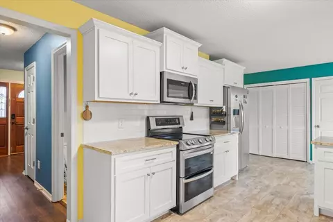 Kitchen - 8120 Fallen Maple Dr, Chattanooga, TN 37421 photo 5 of 5