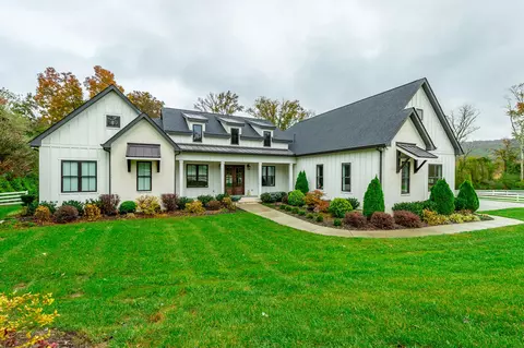 9835 Cross Gate Rd, Chattanooga, TN 37421
