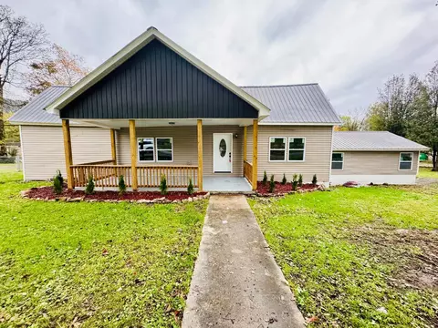 158 W Spring Ave, Whitwell, TN 37397
