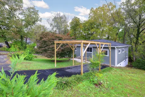 3624 Premium Dr, Chattanooga, TN 37415