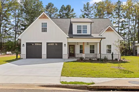 123 W Riley St, Chatsworth, GA 30705