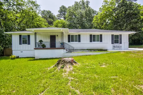 717 W James Ave, Rossville, GA 30741