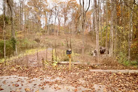 13768 Dell Dr, Soddy Daisy, TN 37379