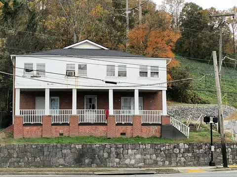 601 Chickamauga Ave, Rossville, GA 30741