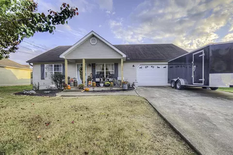 631 N Peppercorn Ln, Rossville, GA 30741