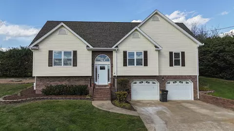 64 Hugo Dr, Ringgold, GA 30736