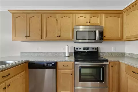 Kitchen - 112 Toria Trce, Dalton, GA 30721 photo 2 of 3
