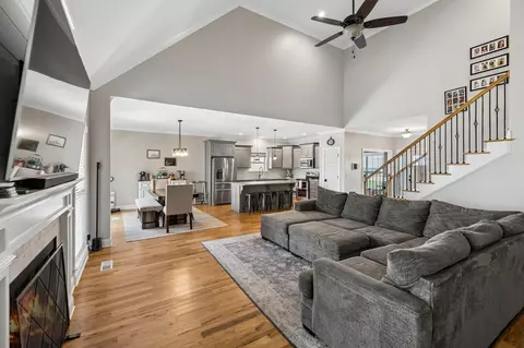 Entry Way - 7279 Will Dr, Harrison, TN 37341 photo 5 of 14