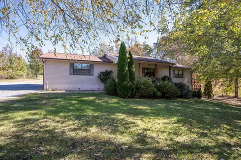 722 Fuller Rd, Trenton, GA 30752
