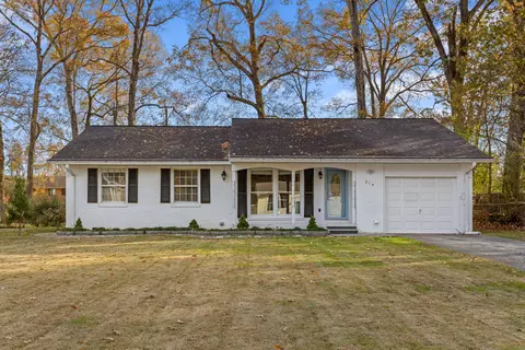 214 Serena Dr, Hixson, TN 37343