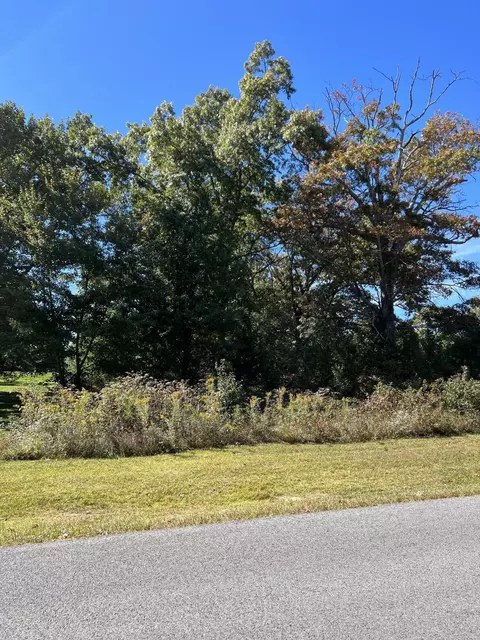 1012 Ridley Dr, Crossville, TN 38572
