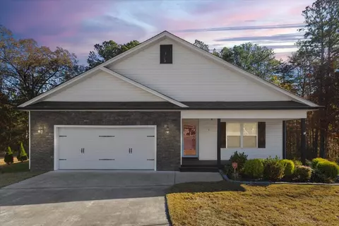 206 Cottage Crest Ct, Chickamauga, GA 30707