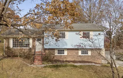 815 Sutton Dr, Hixson, TN 37343