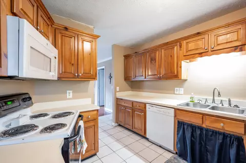 Kitchen - 200 Ash Ln, Rock Spring, GA 30739 photo 2 of 3