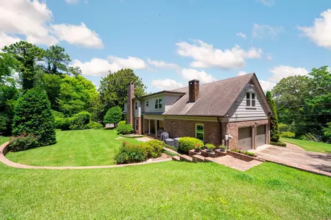2413 Woolson Rd, Chattanooga, TN 37406