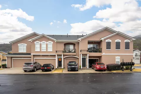 606 Renaissance Ct, Chattanooga, TN 37419