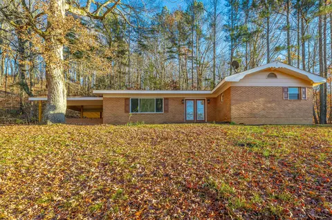 230 Indian Dr NE, Dalton, GA 30721