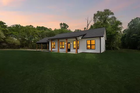 208 Old State Hwy 28, Whitwell, TN 37397