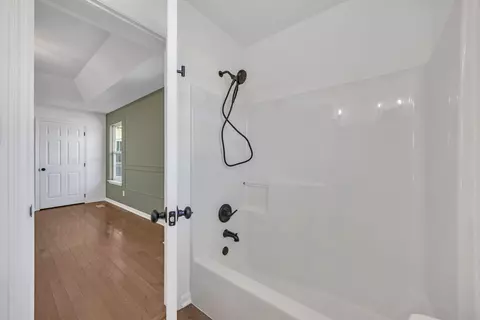 Bath - 401 Bluff View Dr, Ringgold, GA 30736 photo 3 of 3