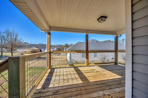 Exterior - 401 Bluff View Dr, Ringgold, GA 30736 photo 4 of 7