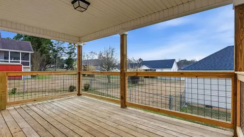 Exterior - 401 Bluff View Dr, Ringgold, GA 30736 photo 5 of 7