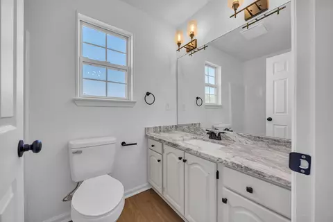 Bath - 401 Bluff View Dr, Ringgold, GA 30736 photo 2 of 3