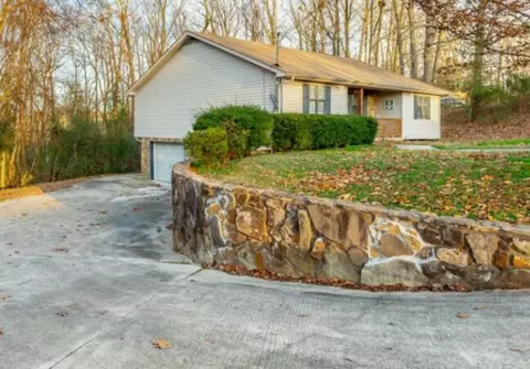 302 Shannon Dr, Ringgold, GA 30736