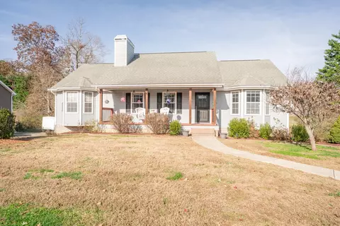 9847 Autumn Glen Dr, Soddy Daisy, TN 37379