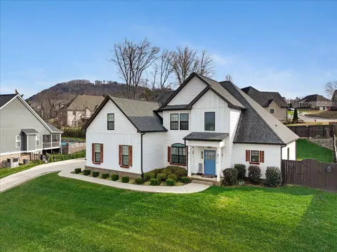 7624 Peppertree Dr, Ooltewah, TN 37363