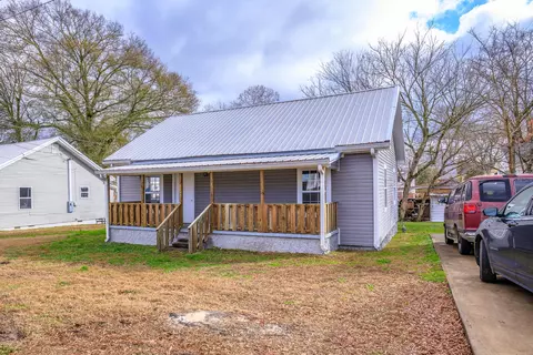 78 Oak St, Trion, GA 30753