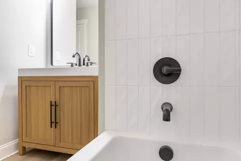 Bath - 511 White Rd, Chattanooga, TN 37421 photo 4 of 4