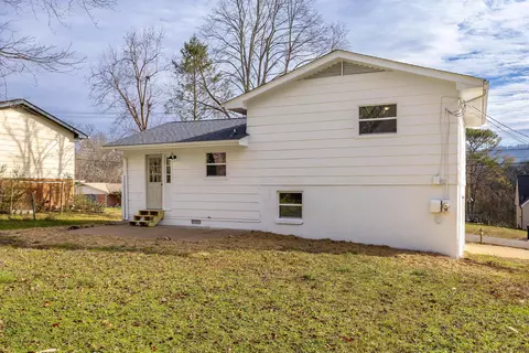 Exterior - 511 White Rd, Chattanooga, TN 37421 photo 5 of 7