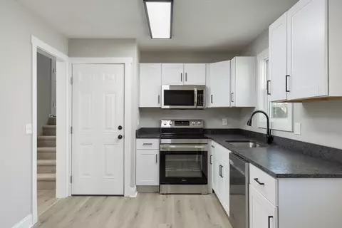 Kitchen - 511 White Rd, Chattanooga, TN 37421 photo 2 of 5