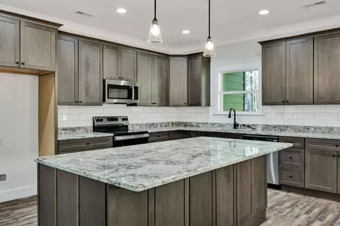 Kitchen - 326 Mountain View Cir, Ocoee, TN 37361 photo 5 of 6