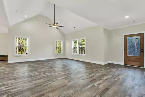 Living - 326 Mountain View Cir, Ocoee, TN 37361 photo 3 of 5