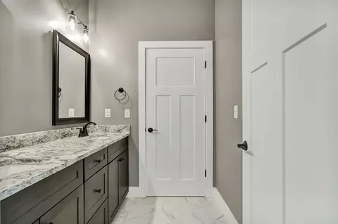 Bath - 326 Mountain View Cir, Ocoee, TN 37361 photo 6 of 7